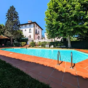 https://residenza-la-villa.it-tuscanyhotel.com