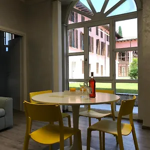 https://vea-apartment.it-lombardy.com